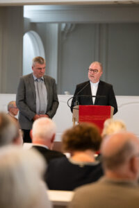 Begrüßung Superintend Christian Weyer und Martin Wendt, Stiftung Ludwigkirche
(Hoffentlich korrekt)